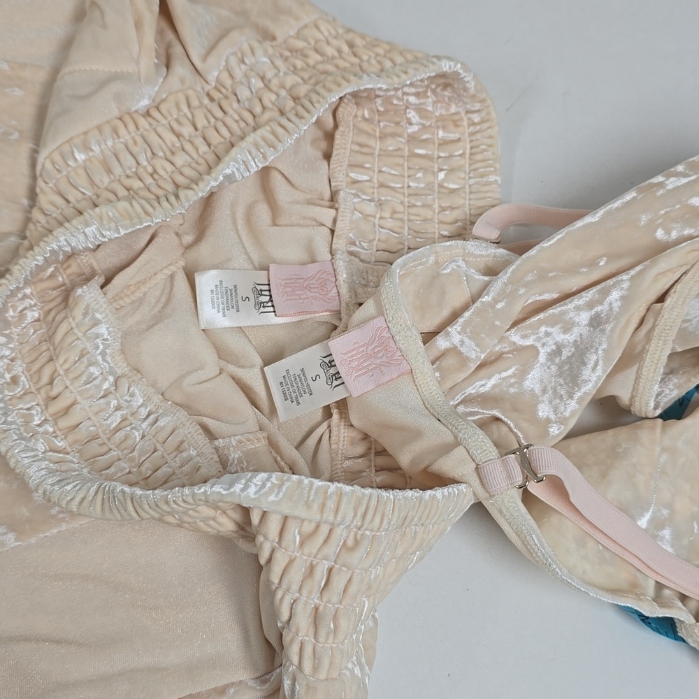 Set HAH Intimates Comin’ in Haht Cream Velvet Bodysuit and Pants - Picture 12 of 15